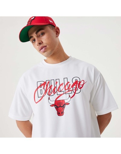 Camiseta New Era Chicago Bulls NBA Script White Oversized